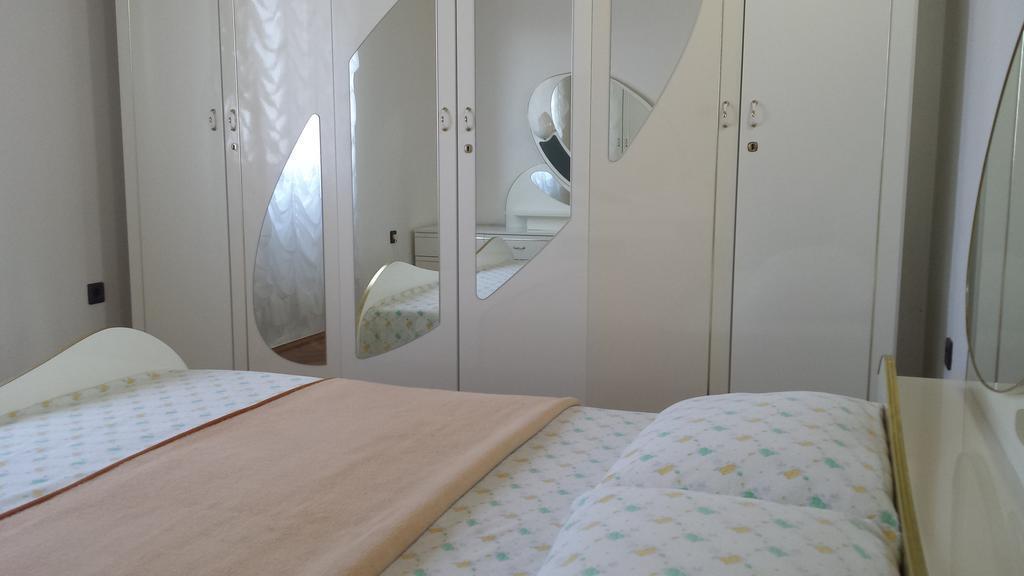 Apartment Golubica 2 Marina Phòng bức ảnh